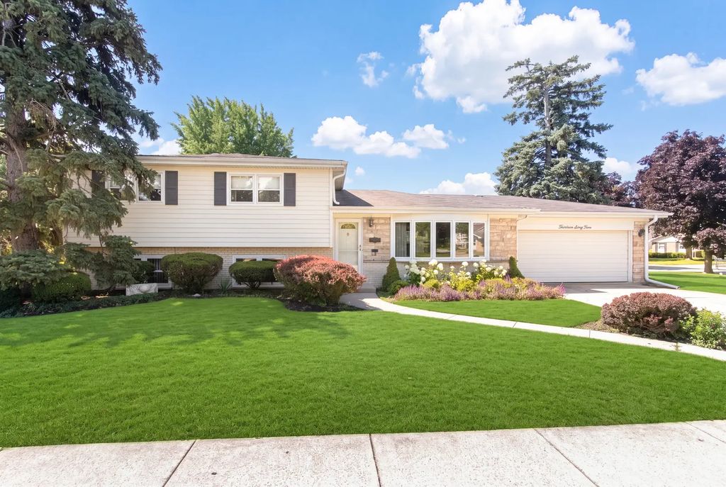 1469 Webster Lane, Des Plaines