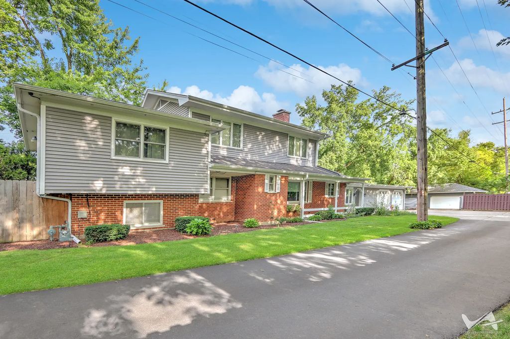 850 W Fabyan Parkway, Batavia