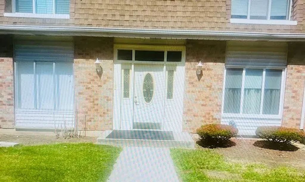 820 Sandra Drive 2c, University Park