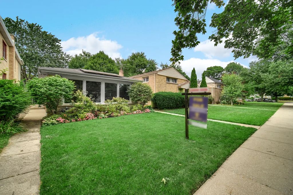 9110 Forestview Road, Evanston