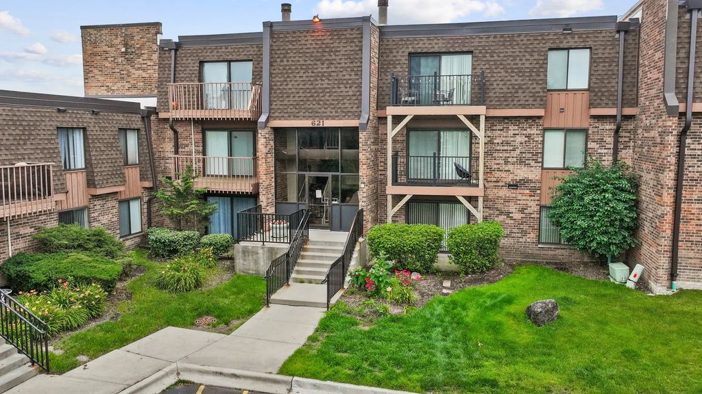 621 Tralee Court 3c, Schaumburg