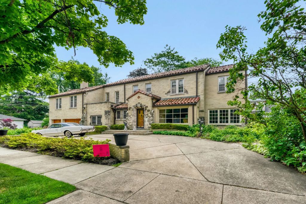 9101 S Hoyne Avenue, Chicago, 60643