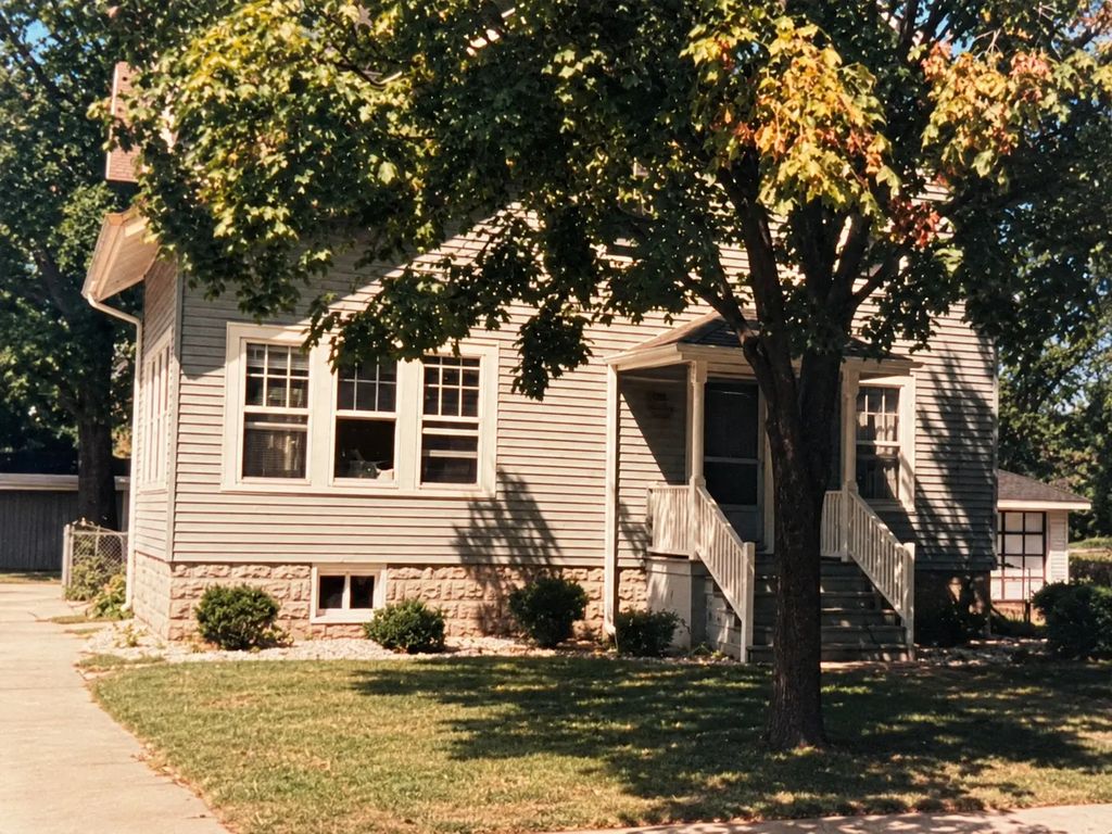 138 Hickory Street, Frankfort