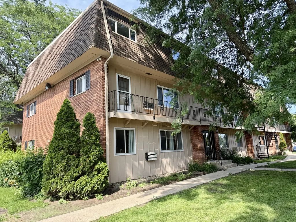 2302 Algonquin Road 9, Rolling Meadows