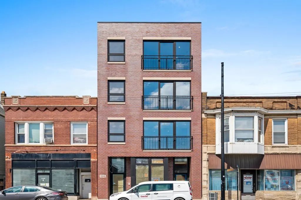 3008 W Belmont Avenue 3, Chicago