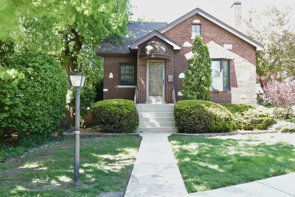 8502 Parkview Avenue, Brookfield