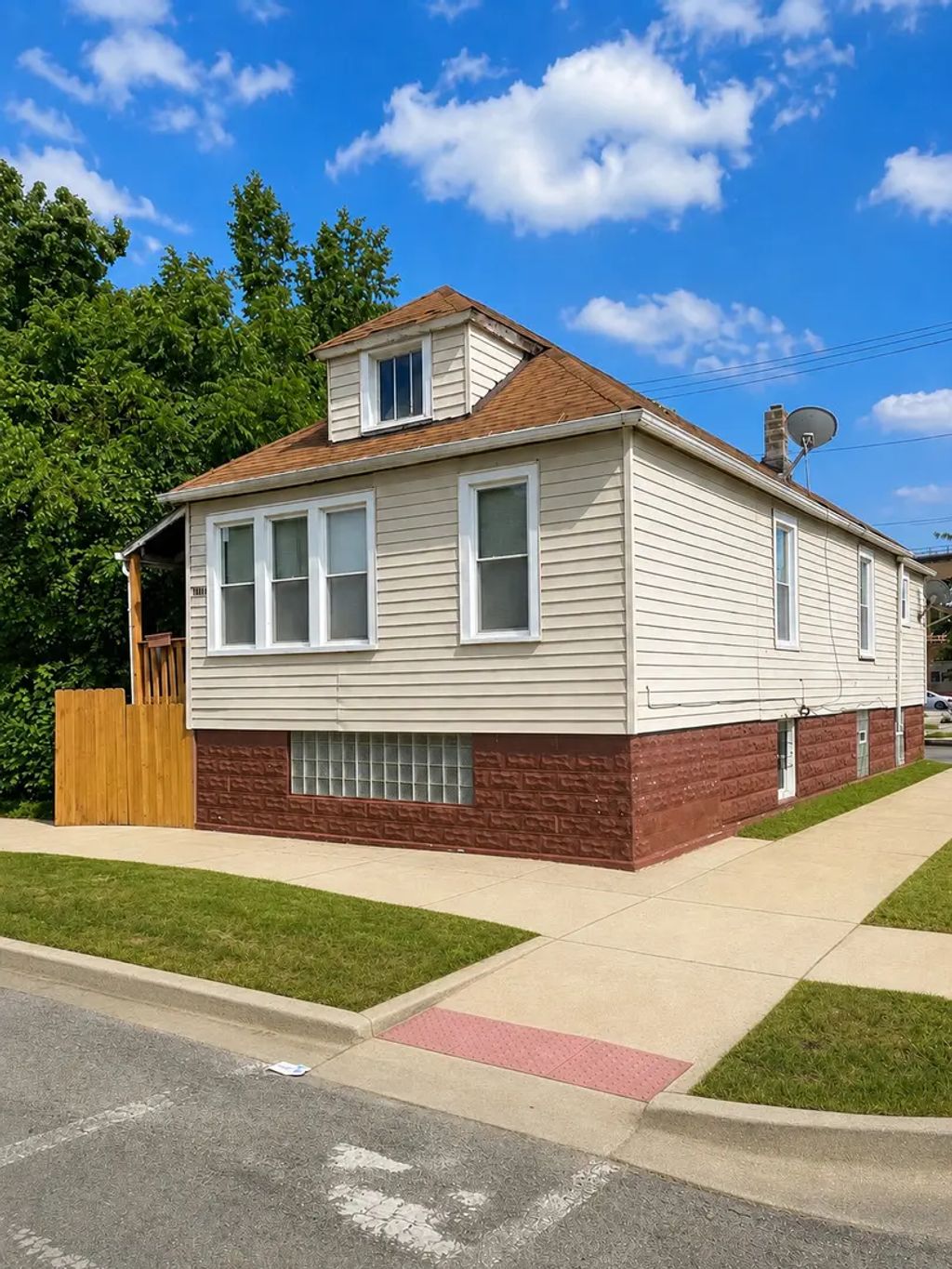 4459 W Carroll Avenue, Chicago, 60624