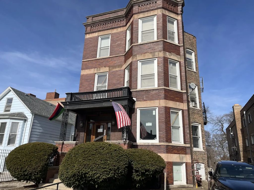 7817 S South Shore Drive 1, Chicago