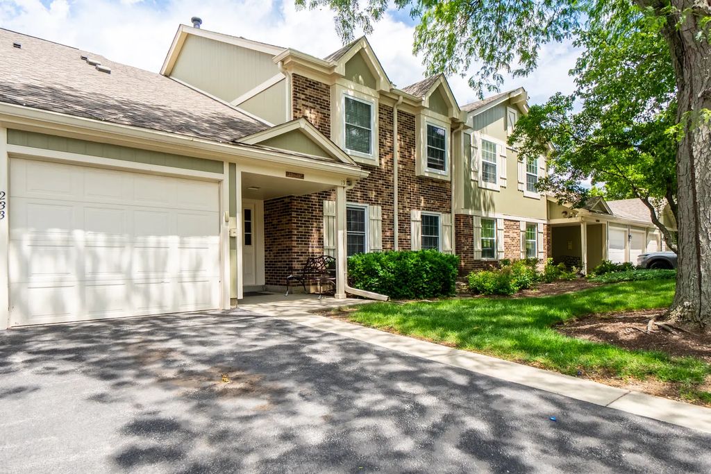233 Blossom Court 233, Buffalo Grove