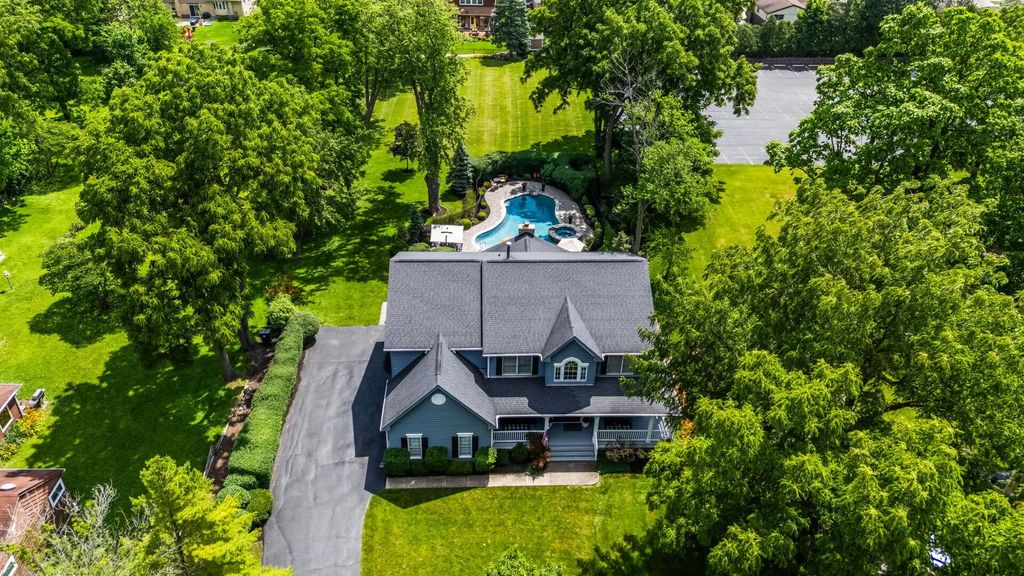 2733 N Elm Lane, Arlington Heights