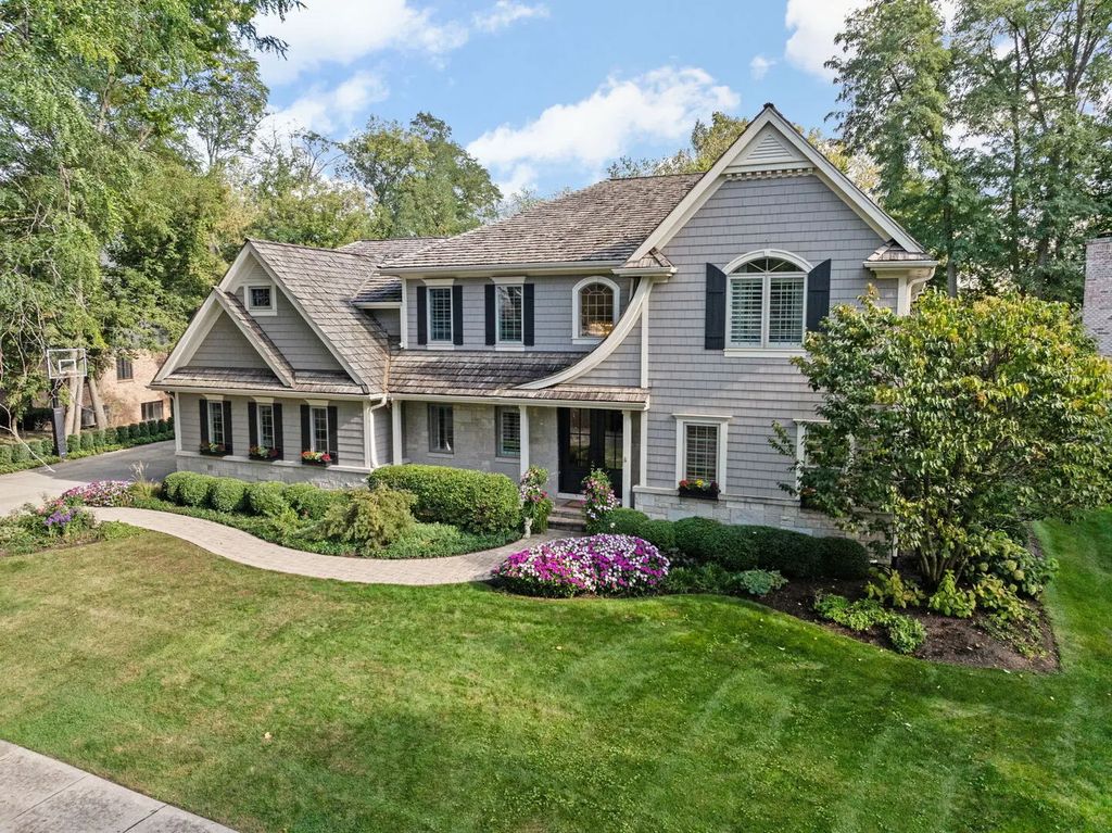 622 Innsbruck Court, Libertyville