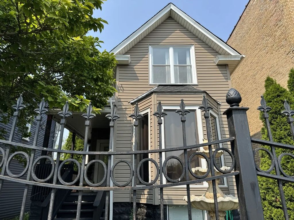 3908 N Bernard Street, Chicago, 60618