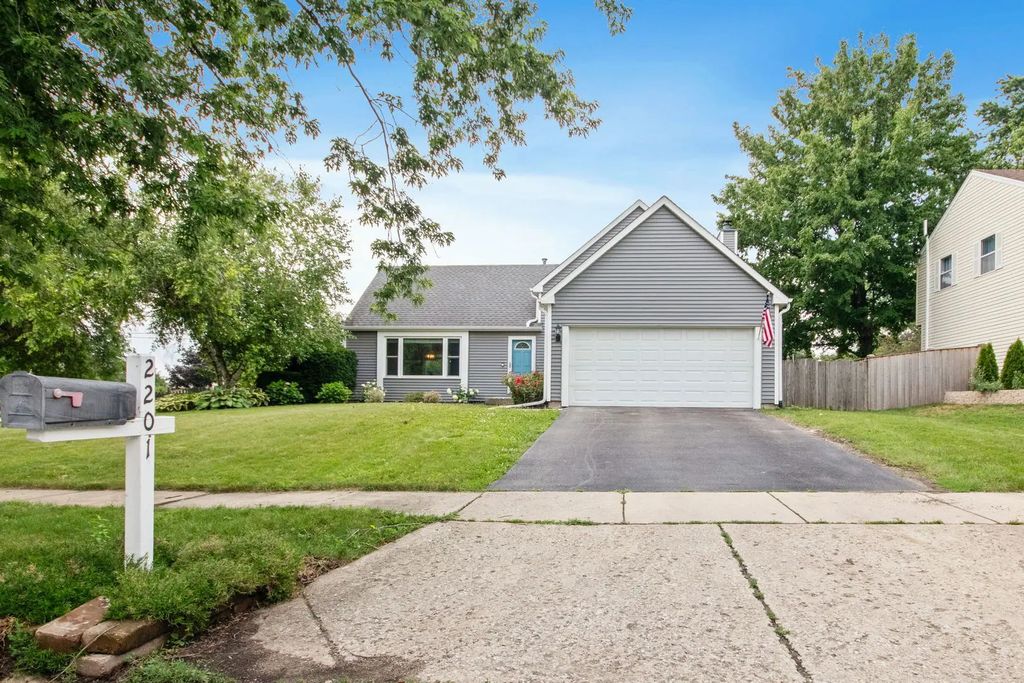 2201 Pontiac Circle, Naperville