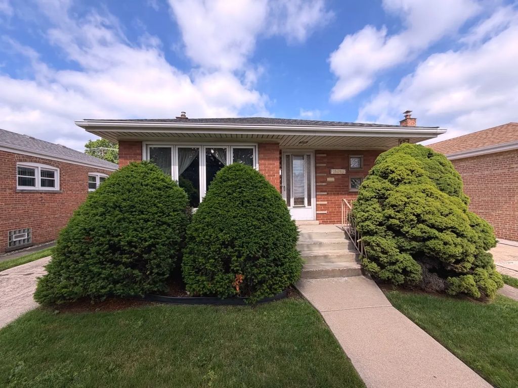 12850 S Commercial Avenue, Chicago, 60633