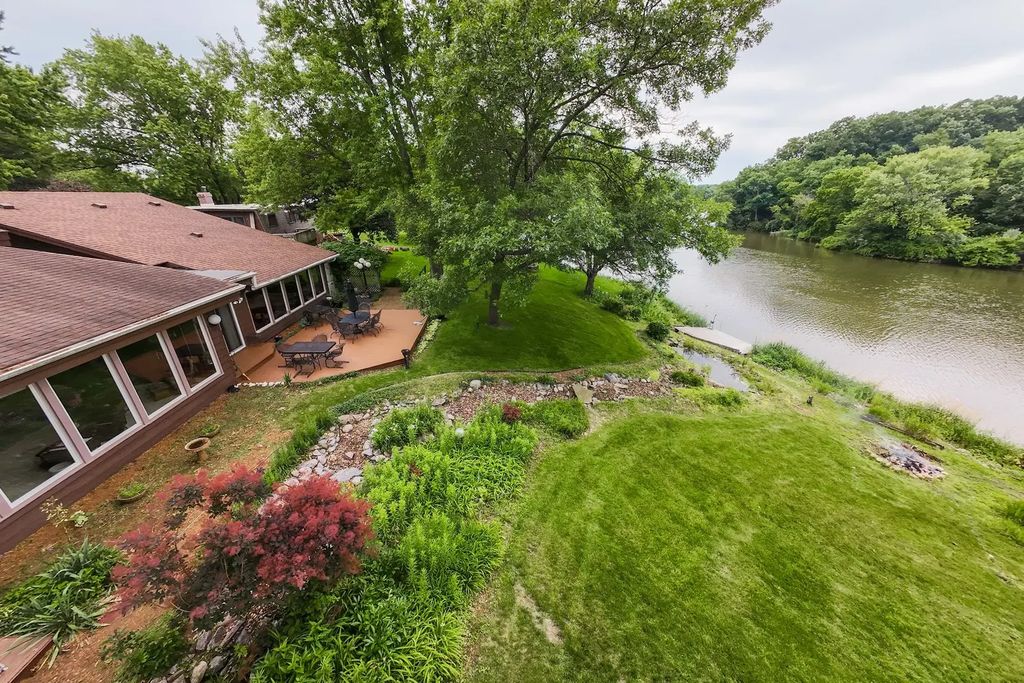 511 N Woodland Drive, Dixon