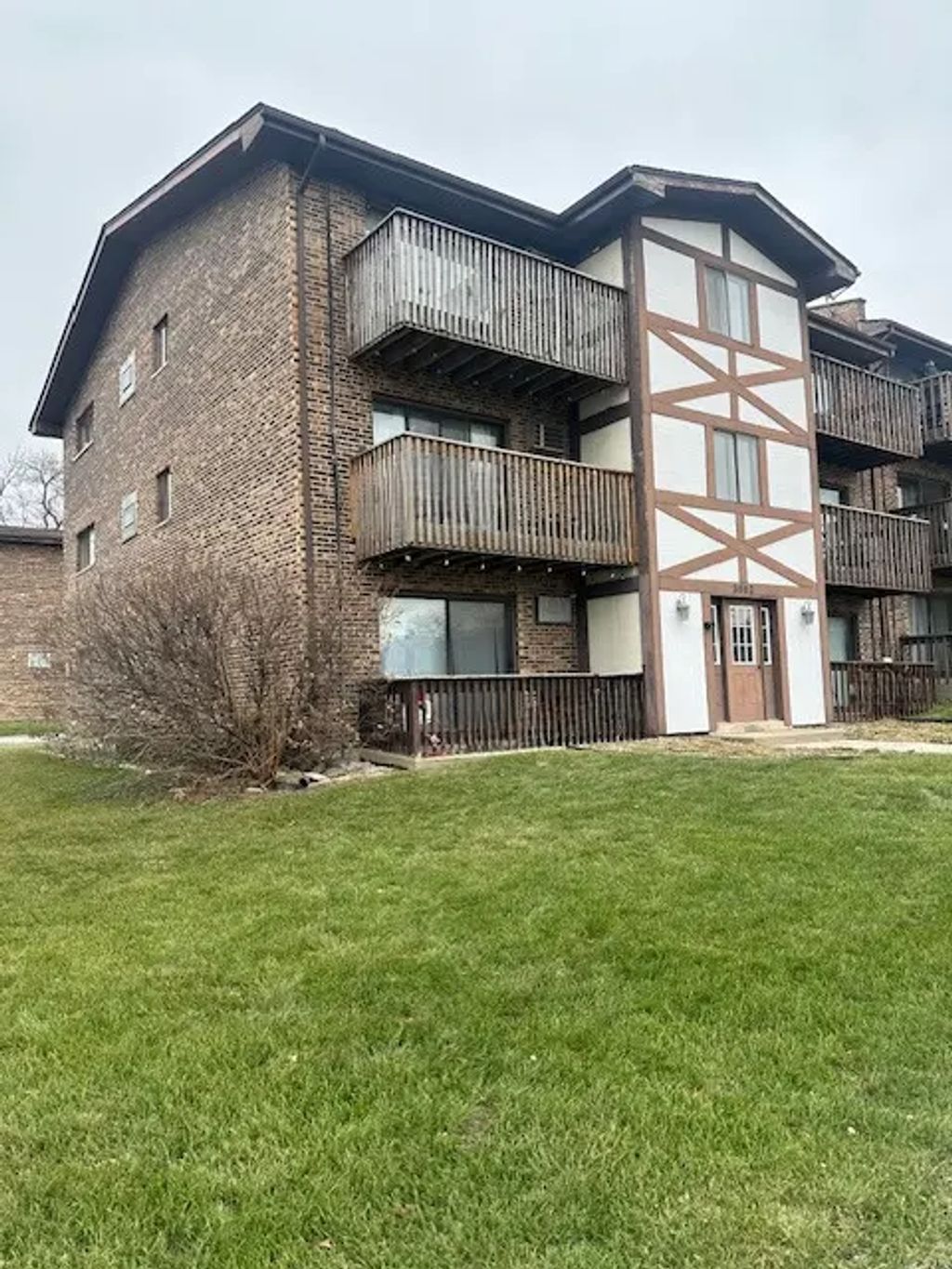 3682 W 119th Street 203b, Alsip