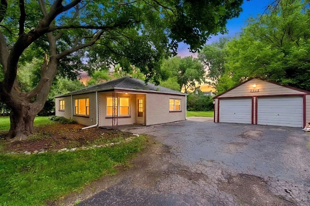 1013 Highmoor Road, Lombard