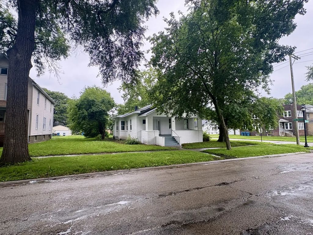 396 S Rosewood Avenue, Kankakee