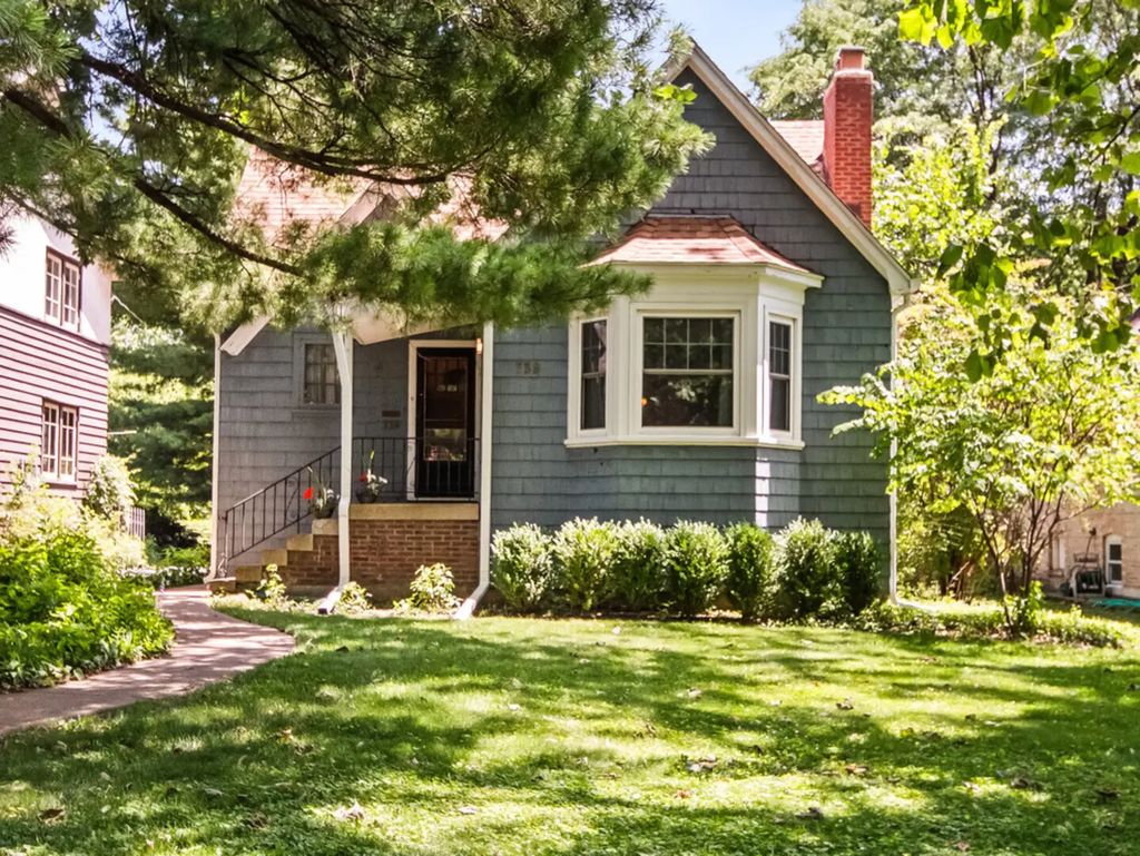 739 Park Avenue, River Forest