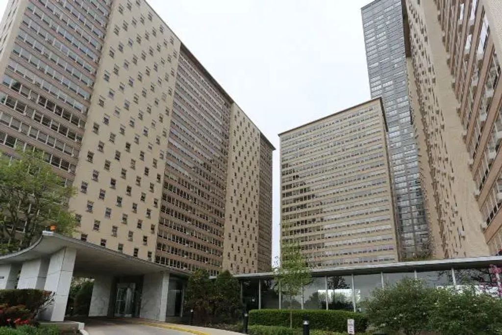 3950 N Lake Shore Drive 1012c, Chicago, 60613