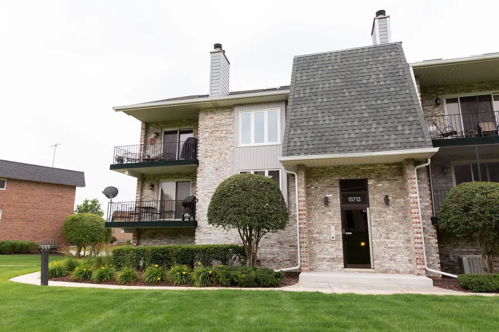 15713 Old Orchard Court 2s, Orland Park