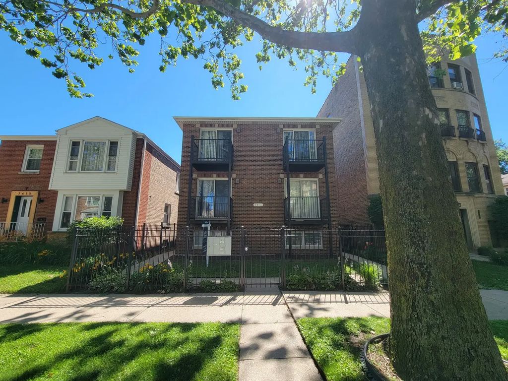 7411 N Claremont Avenue 2w, Chicago, 60645