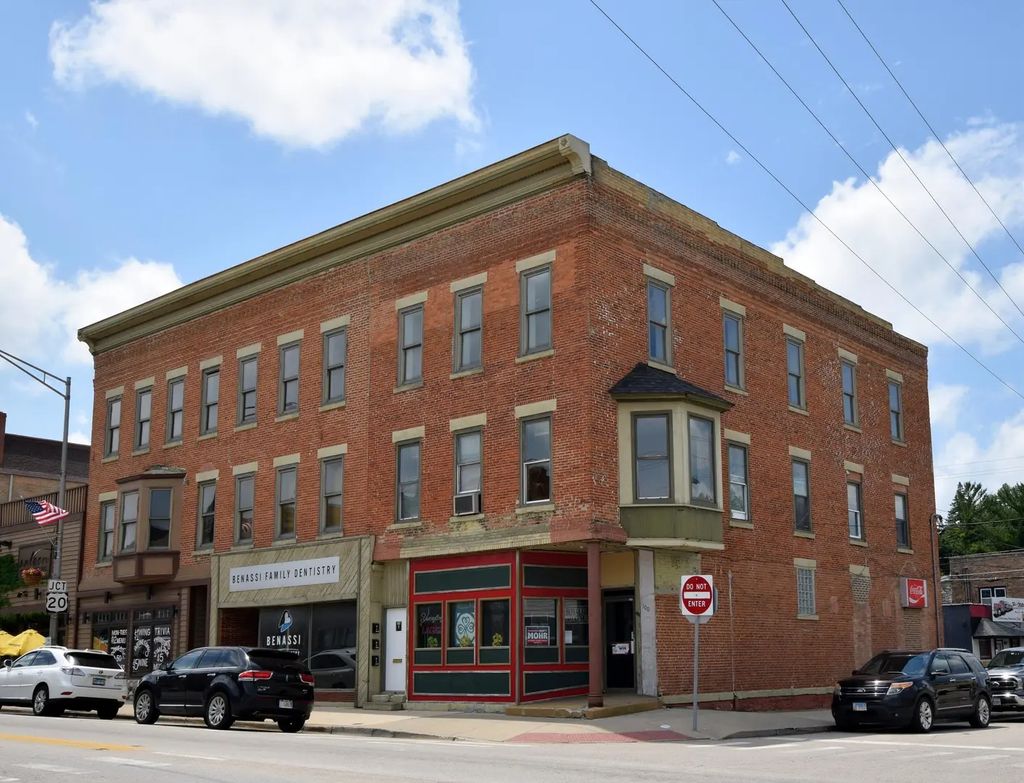 100 S State Street C, Marengo