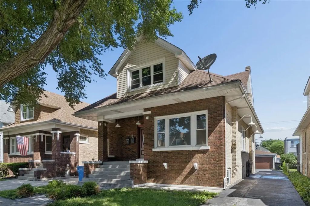4928 W Eddy Street 2, Chicago, 60641