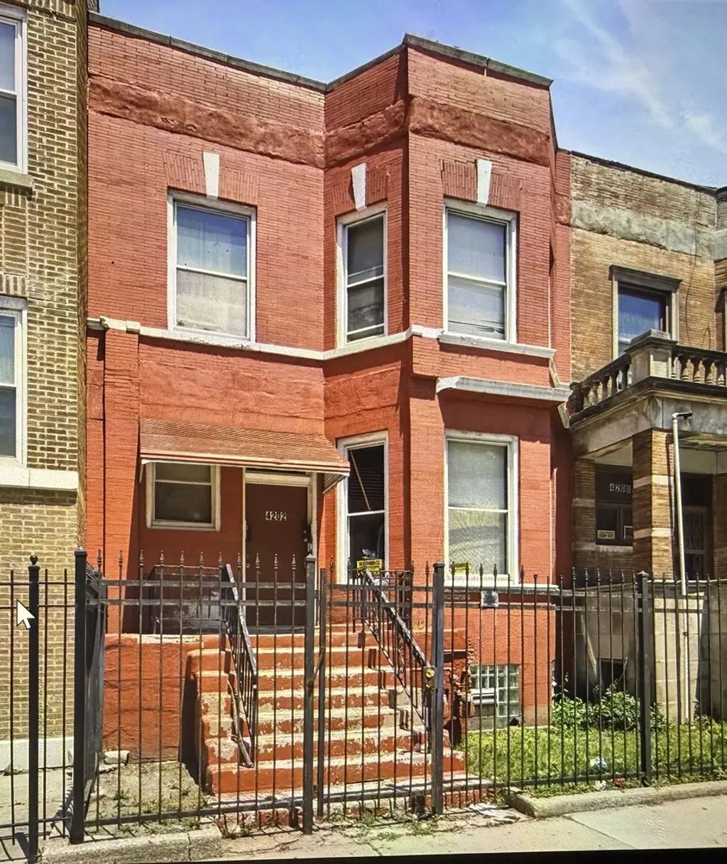 4202 W Jackson Boulevard, Chicago, 60624