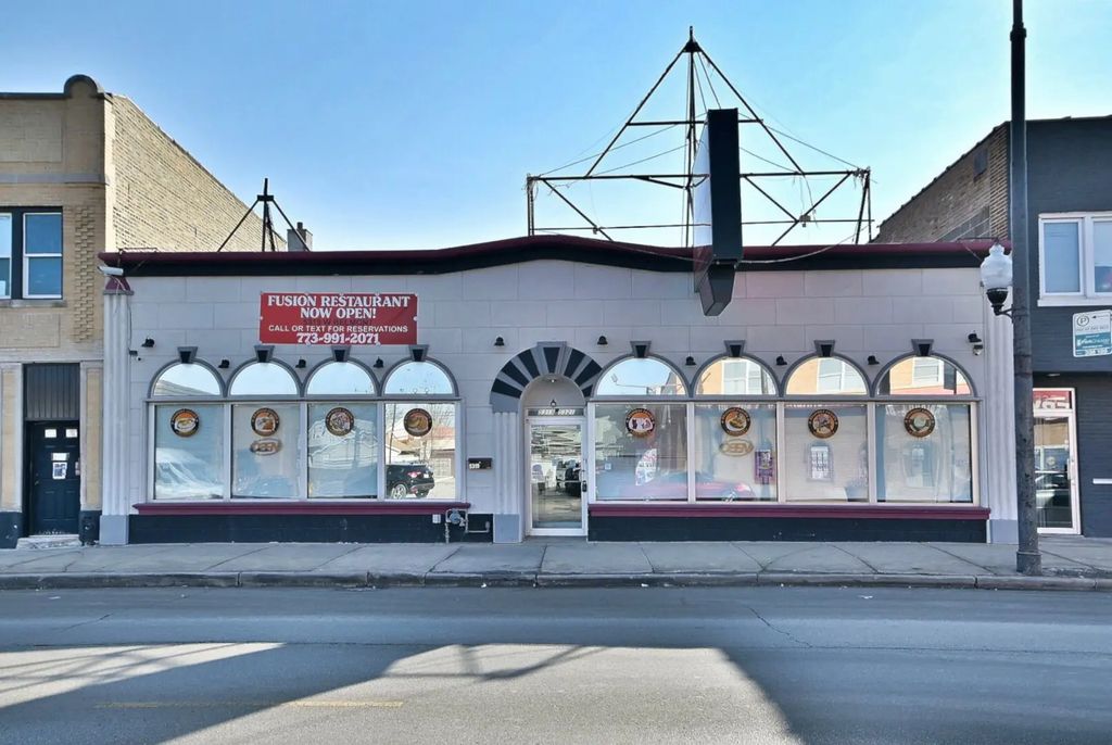 5319 W Belmont Avenue, Chicago, 60641