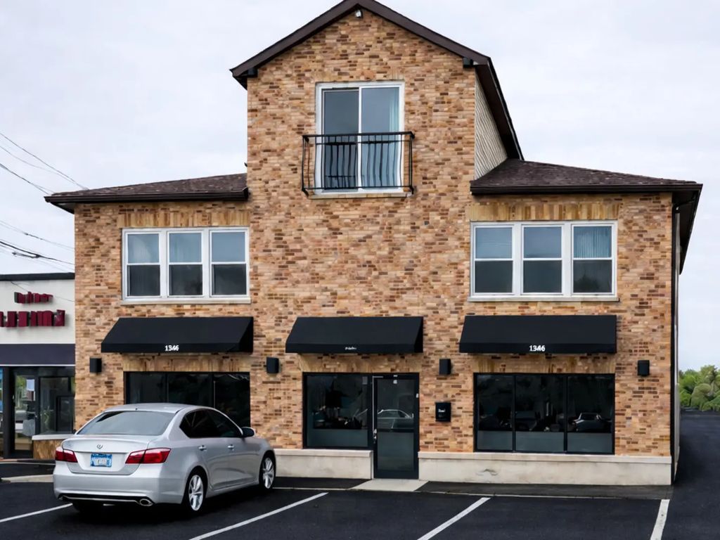 917 E Oakton Street A, Des Plaines