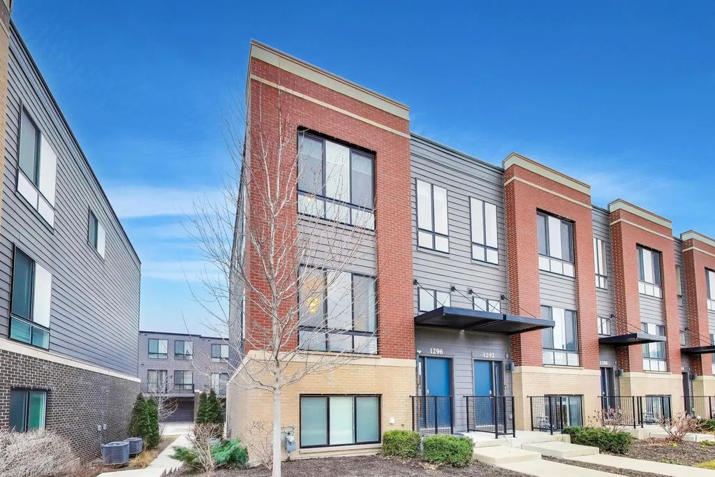 1296 Quadrant Lane, Schaumburg