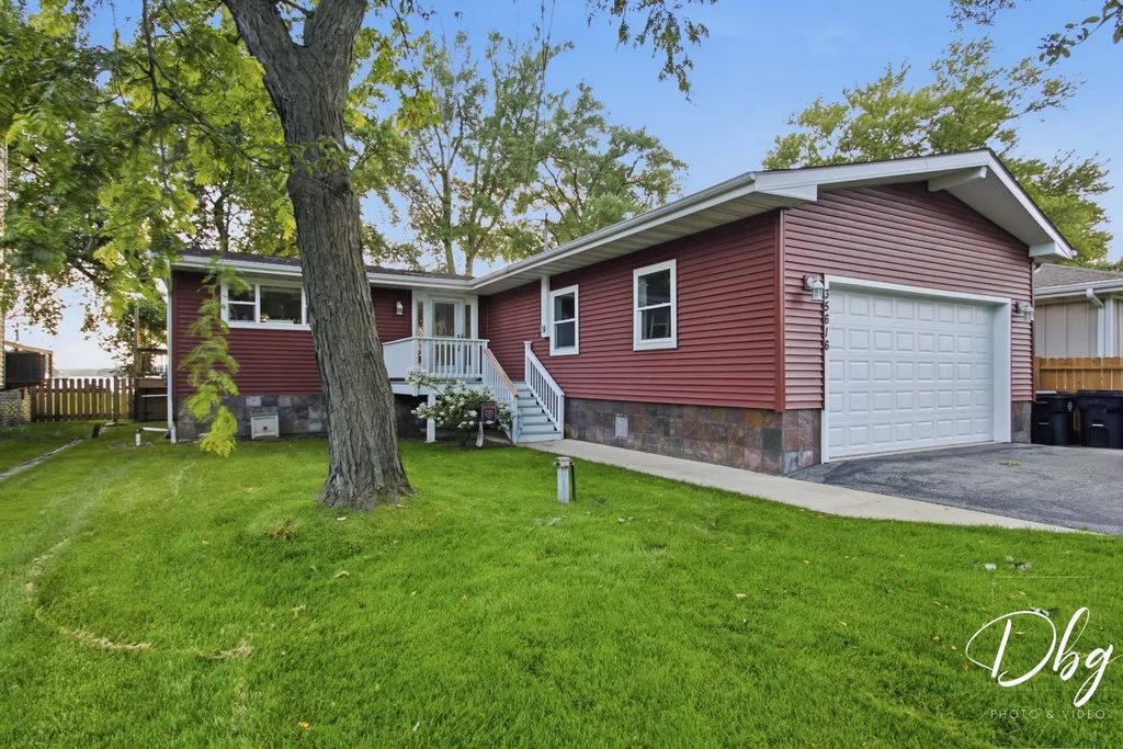 35616 N Sheridan Drive, Fox Lake