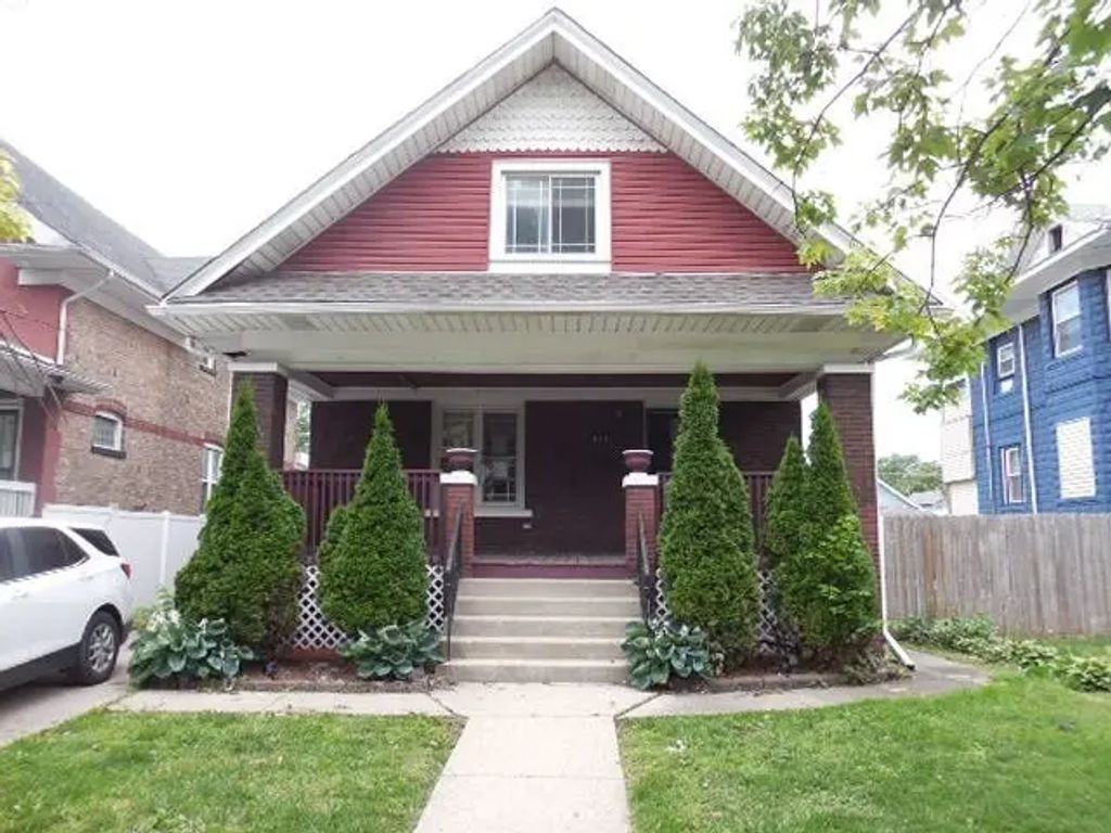 312 S 10th Avenue, Maywood