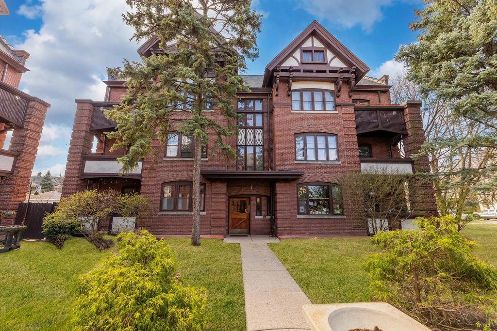 116 S East Avenue 1e, Oak Park