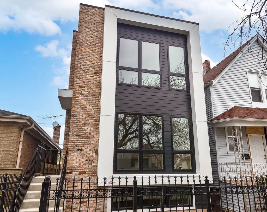4938 W Medill Avenue, Chicago, 60639