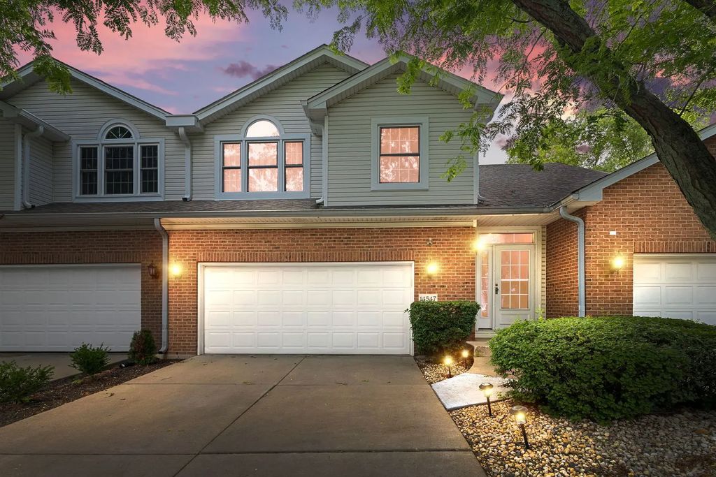 14547 Club Circle Drive, Oak Forest