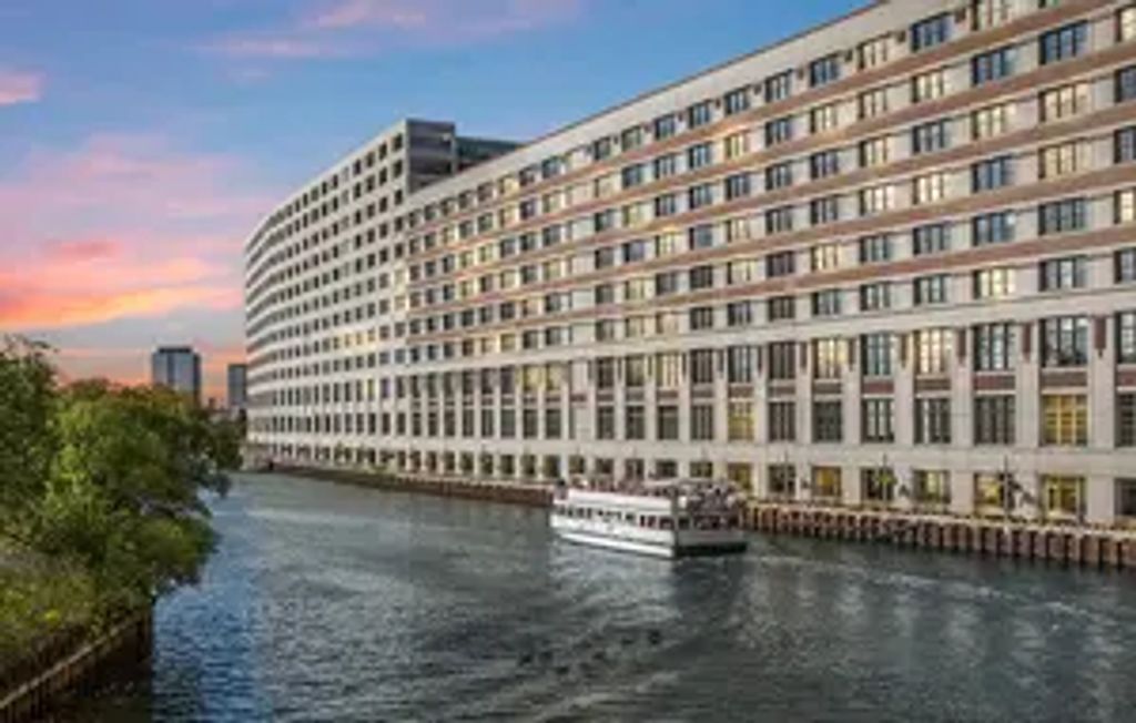 900 N Kingsbury Street P-160, Chicago, 60610