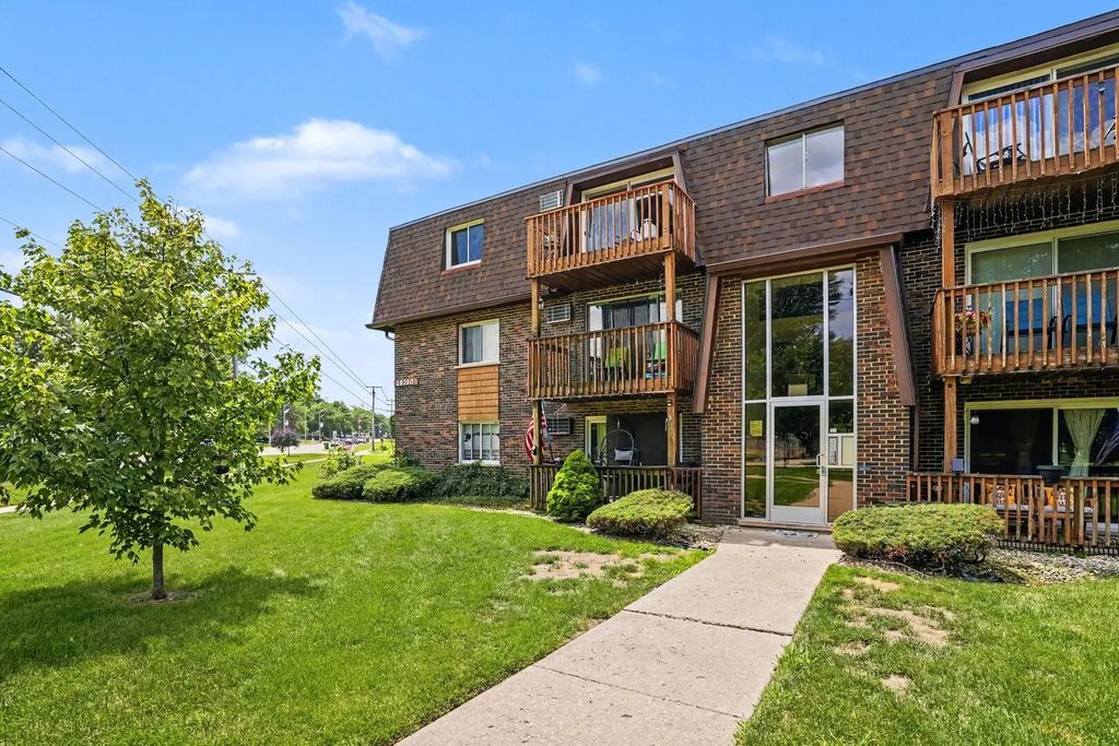 19380 Wolf Road 11, Mokena