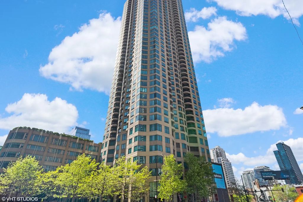 400 N La Salle Drive 2002, Chicago, 60654