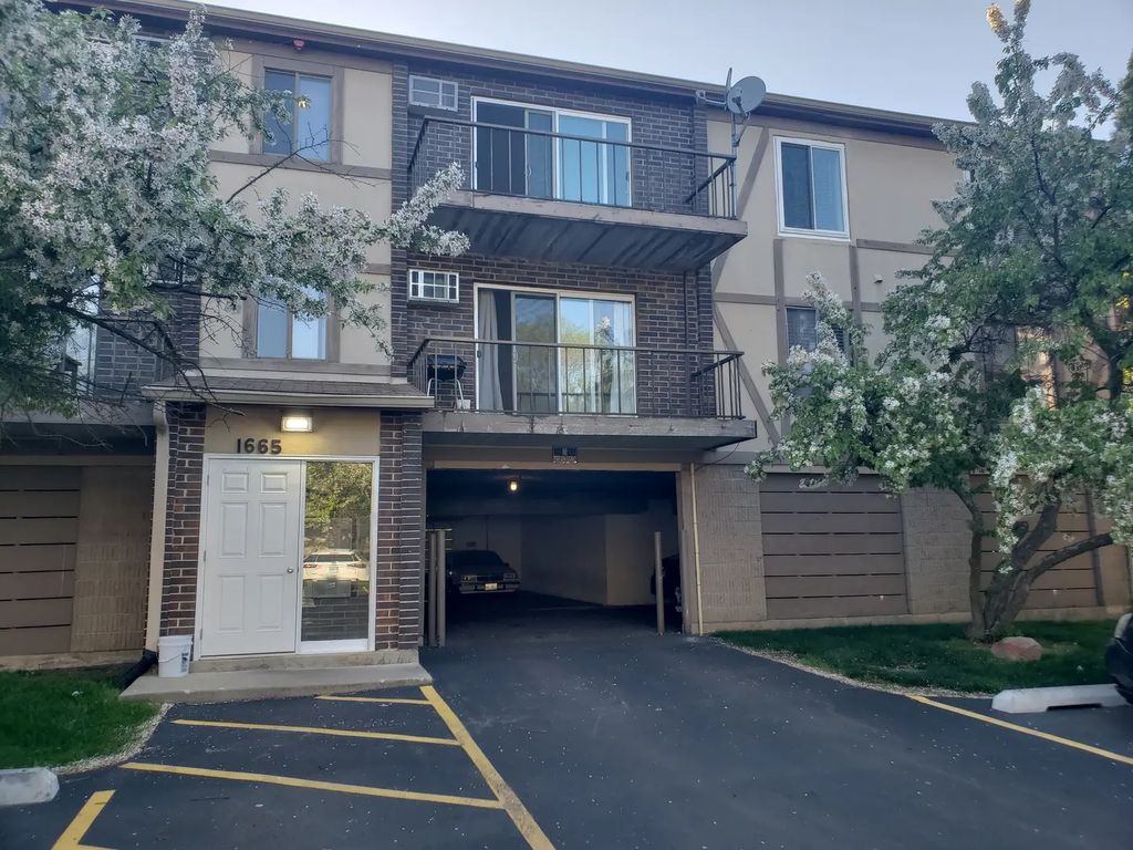1665 Coach Drive 103, Naperville