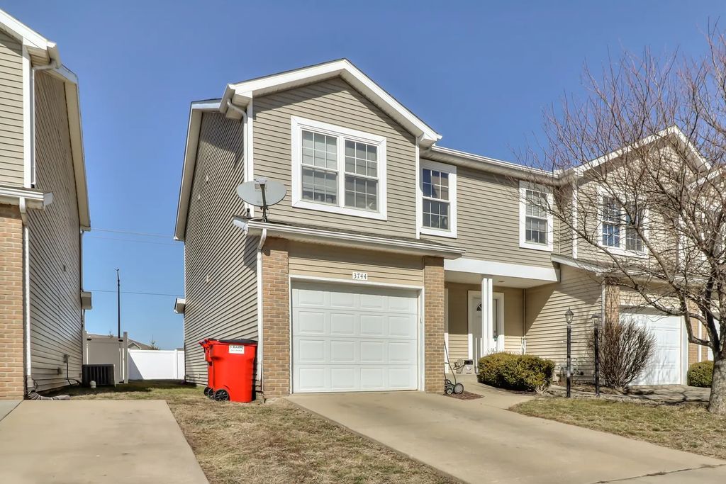 3738-3744 Summer Sage Court, Champaign