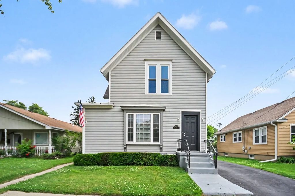 662 Bent Street, Elgin