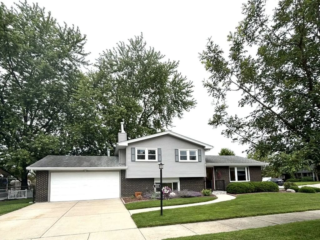 508 Willow Lane, Beecher