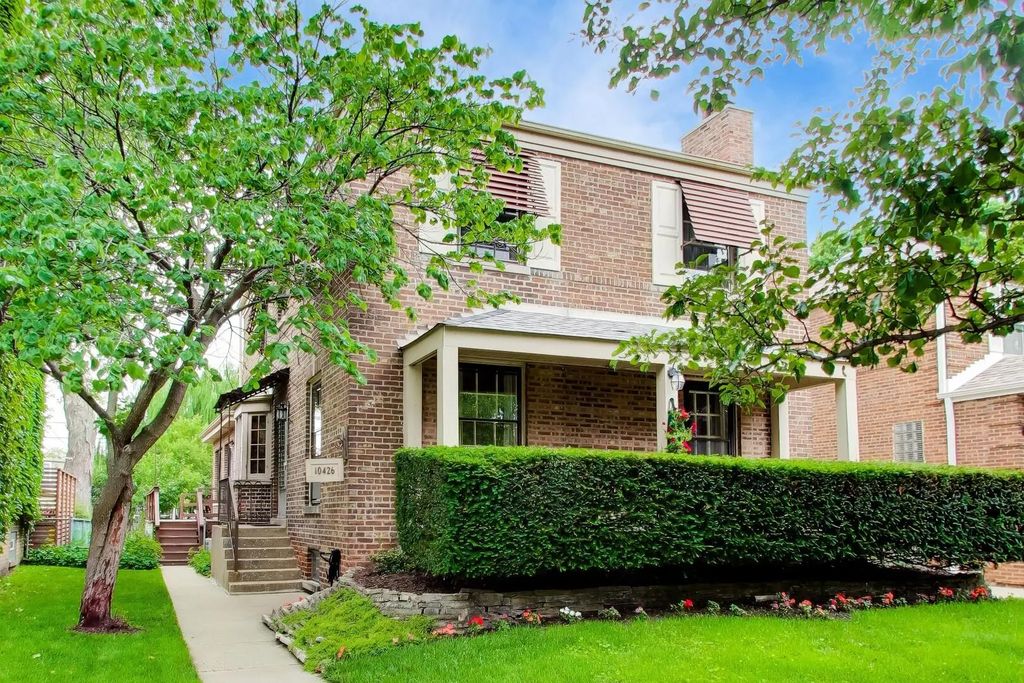 10426 S Artesian Avenue, Chicago
