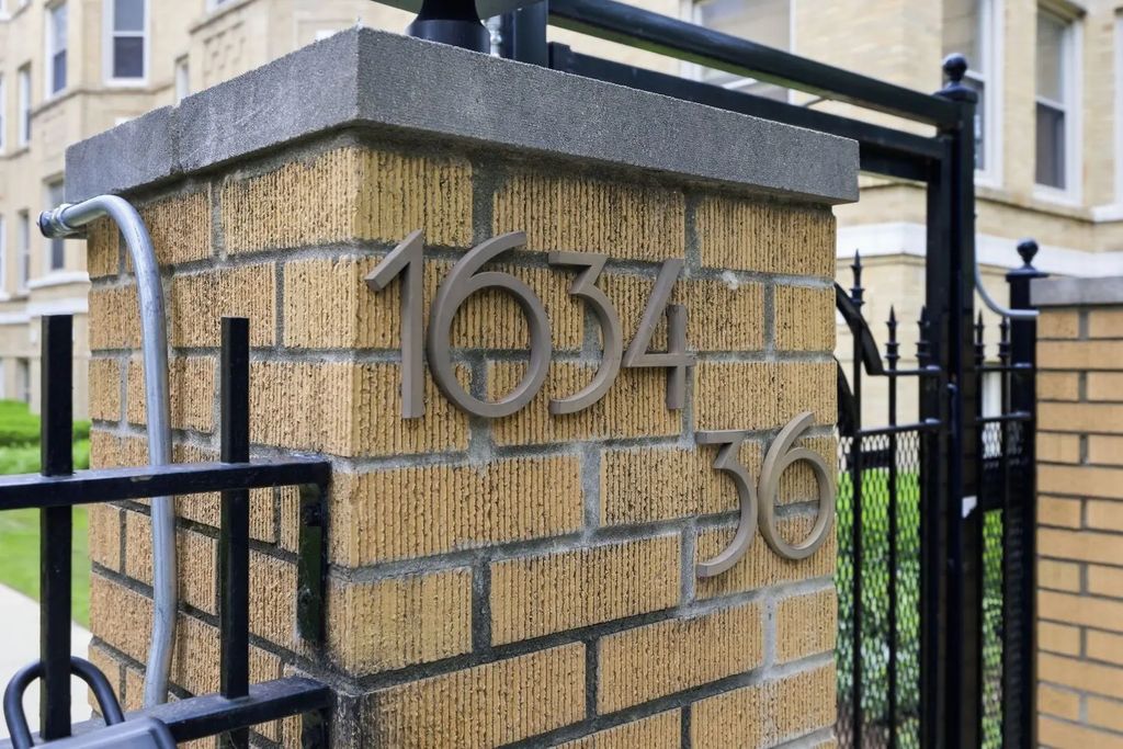 1634 W Columbia Avenue 1n, Chicago