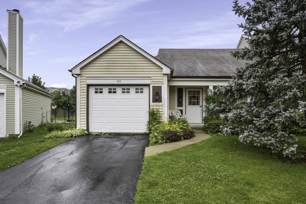 90 Sandhurst Road, Mundelein