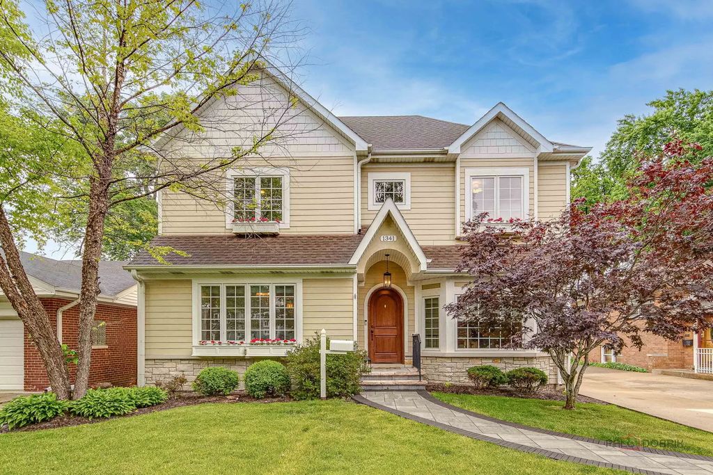 1341 Brophy Avenue, Park Ridge