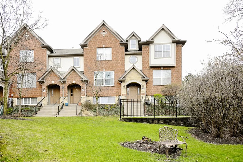 219 Riverfront Drive, Mount Prospect