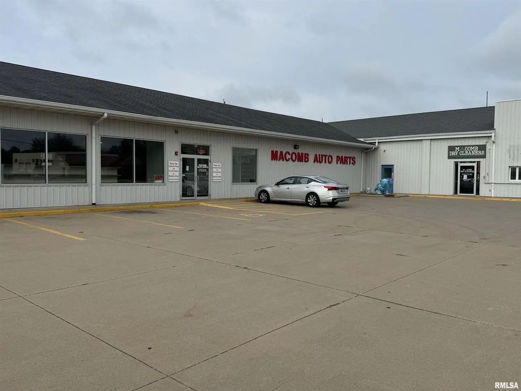 1215 W Jackson Street, Macomb
